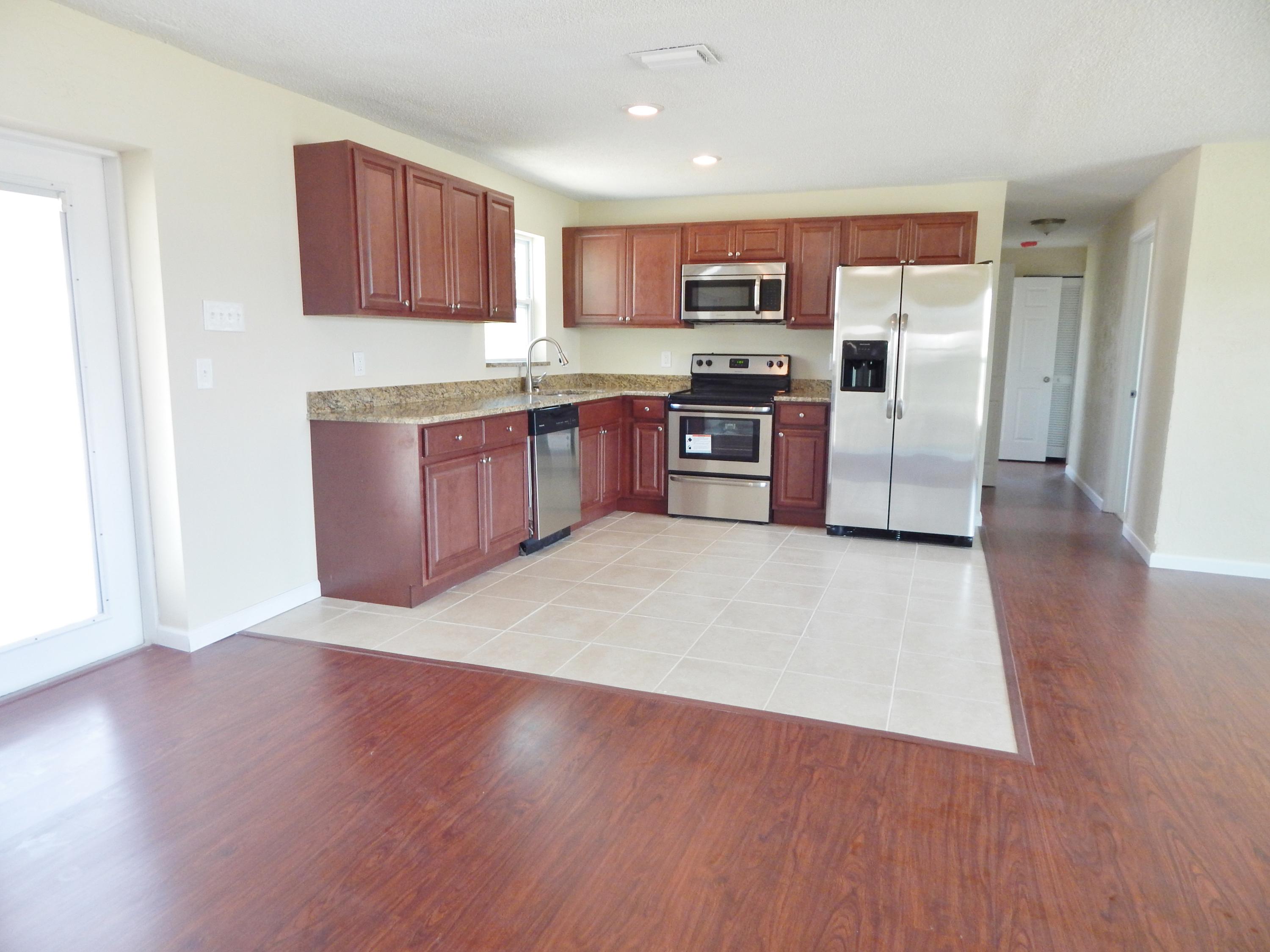 480 West 32nd Street Riviera Beach, FL 33404 - Photo 5 of 13 480 W 32nd St