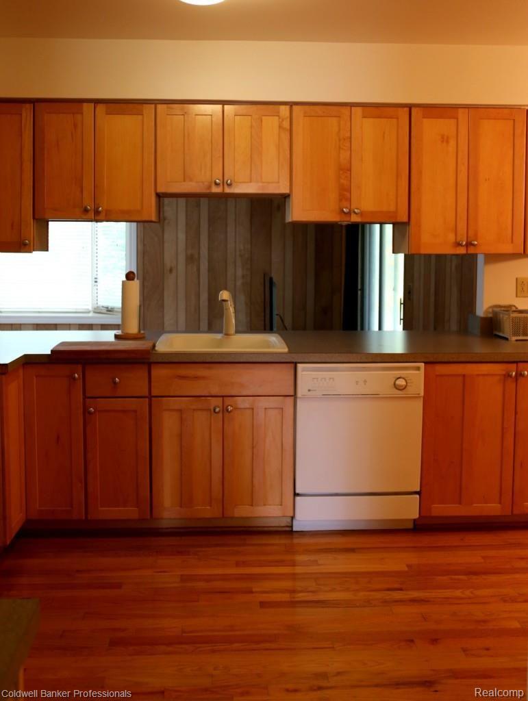 16203 Wayne Road Livonia, MI 48154 - Photo 4 of 30 Open Kitchen