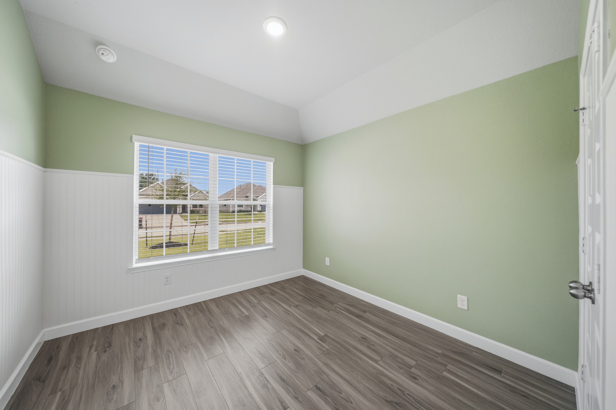 5327 Briana Dee Drive Rosharon, TX 77583 - Photo 4 of 14 Front Bedroom