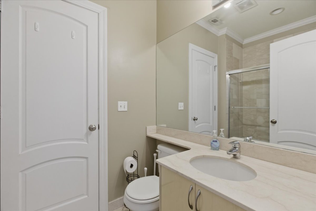 36 South Ashland Avenue, Unit 202 Chicago, IL 60607 - Photo 9 of 11