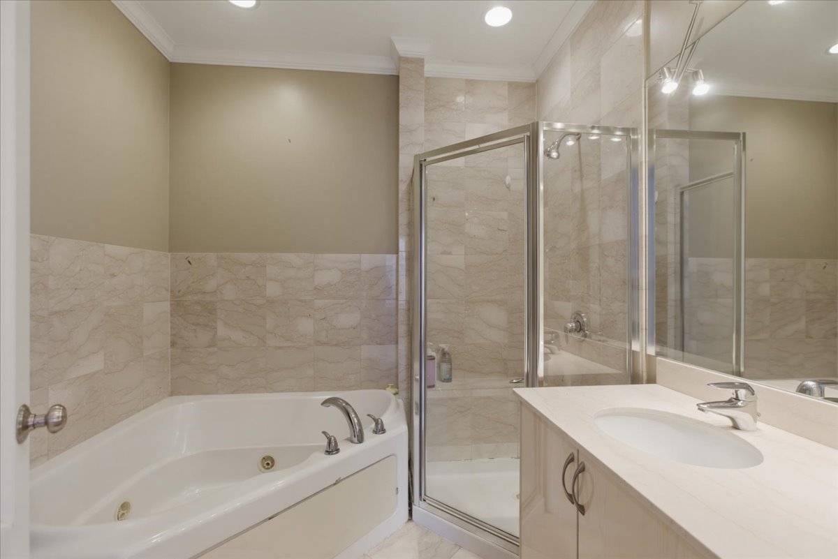 36 South Ashland Avenue, Unit 202 Chicago, IL 60607 - Photo 10 of 11