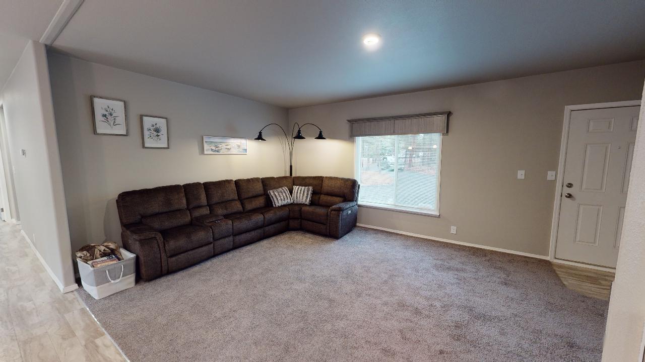 15971 Burgess Road La Pine, OR 97739 - Photo 4 of 32 15971-Burgess-Rd-11062021_113919