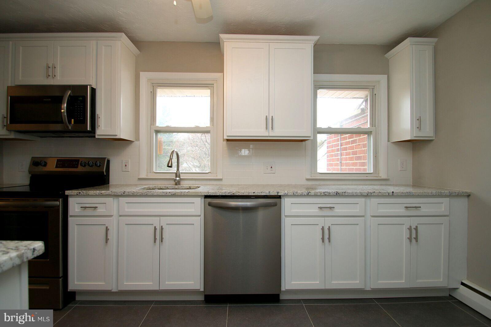 906 Starbit Road Baltimore, MD 21286 - Photo 11 of 30 Kitchen