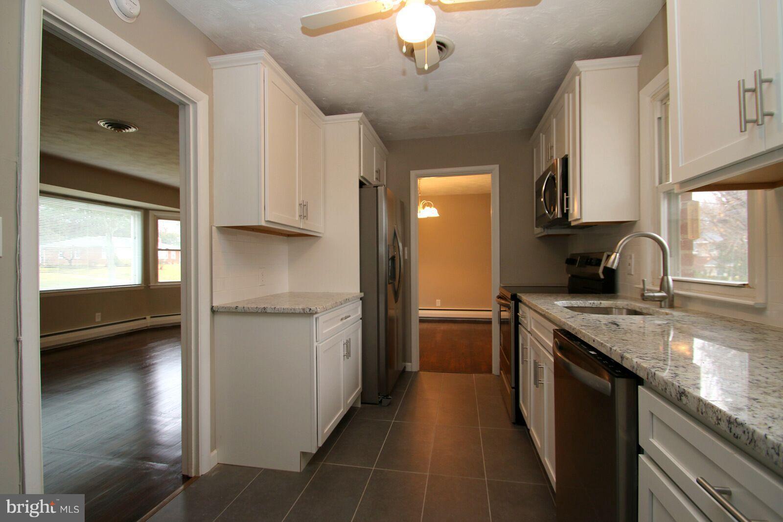 906 Starbit Road Baltimore, MD 21286 - Photo 13 of 30 Kitchen