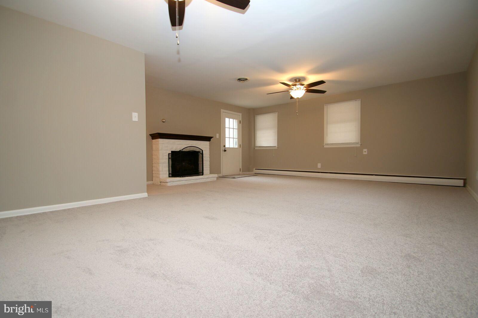906 Starbit Road Baltimore, MD 21286 - Photo 18 of 30 Family Room