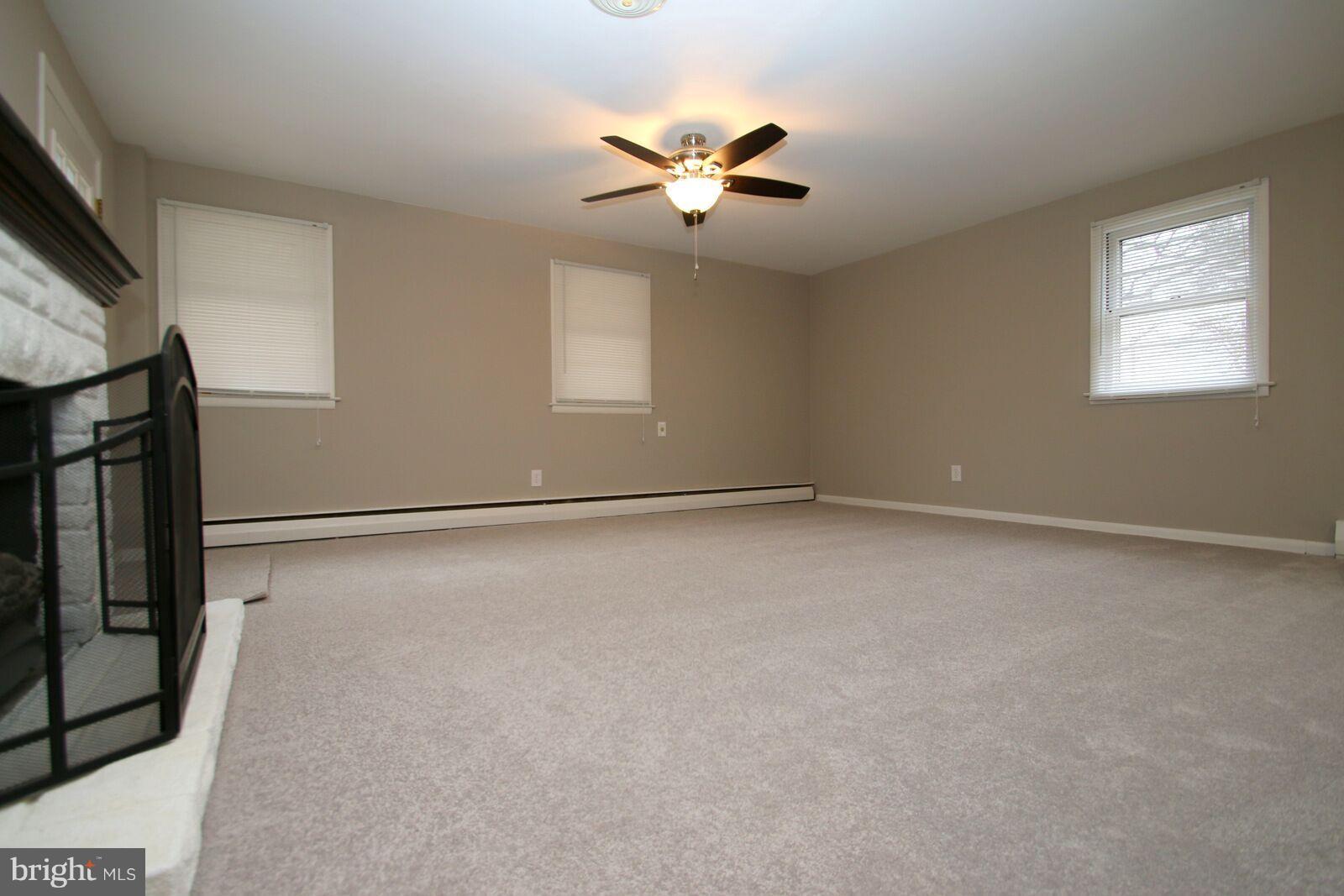 906 Starbit Road Baltimore, MD 21286 - Photo 19 of 30 Family Room