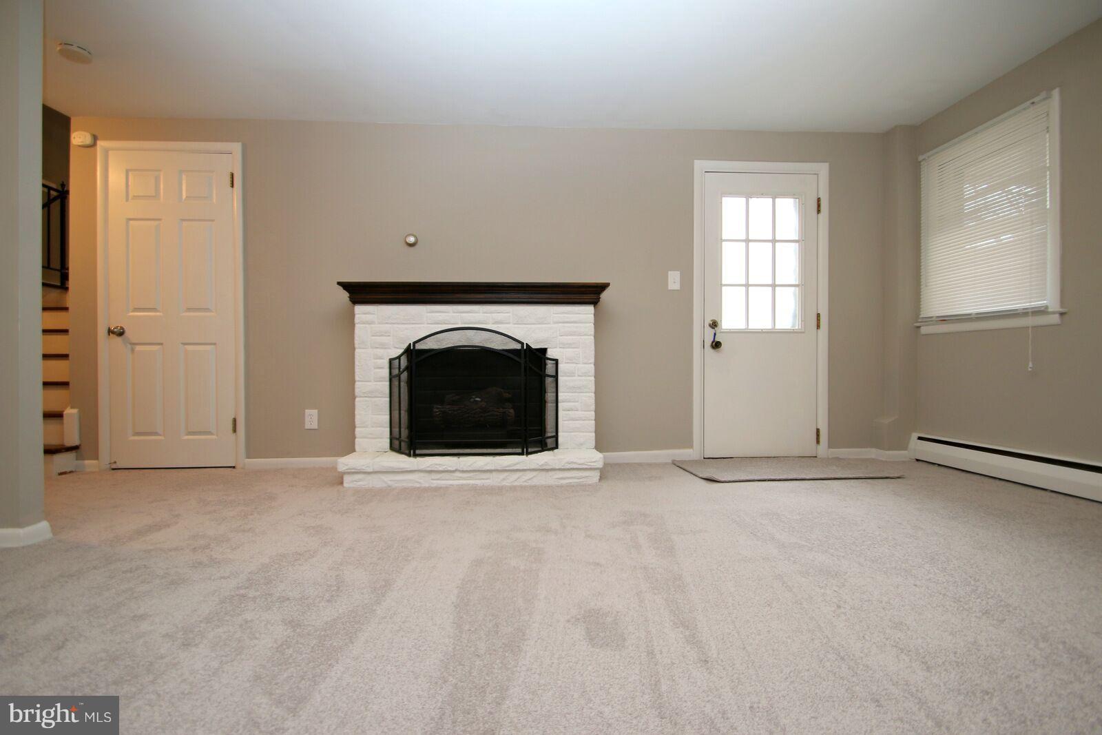 906 Starbit Road Baltimore, MD 21286 - Photo 20 of 30 Family Room
