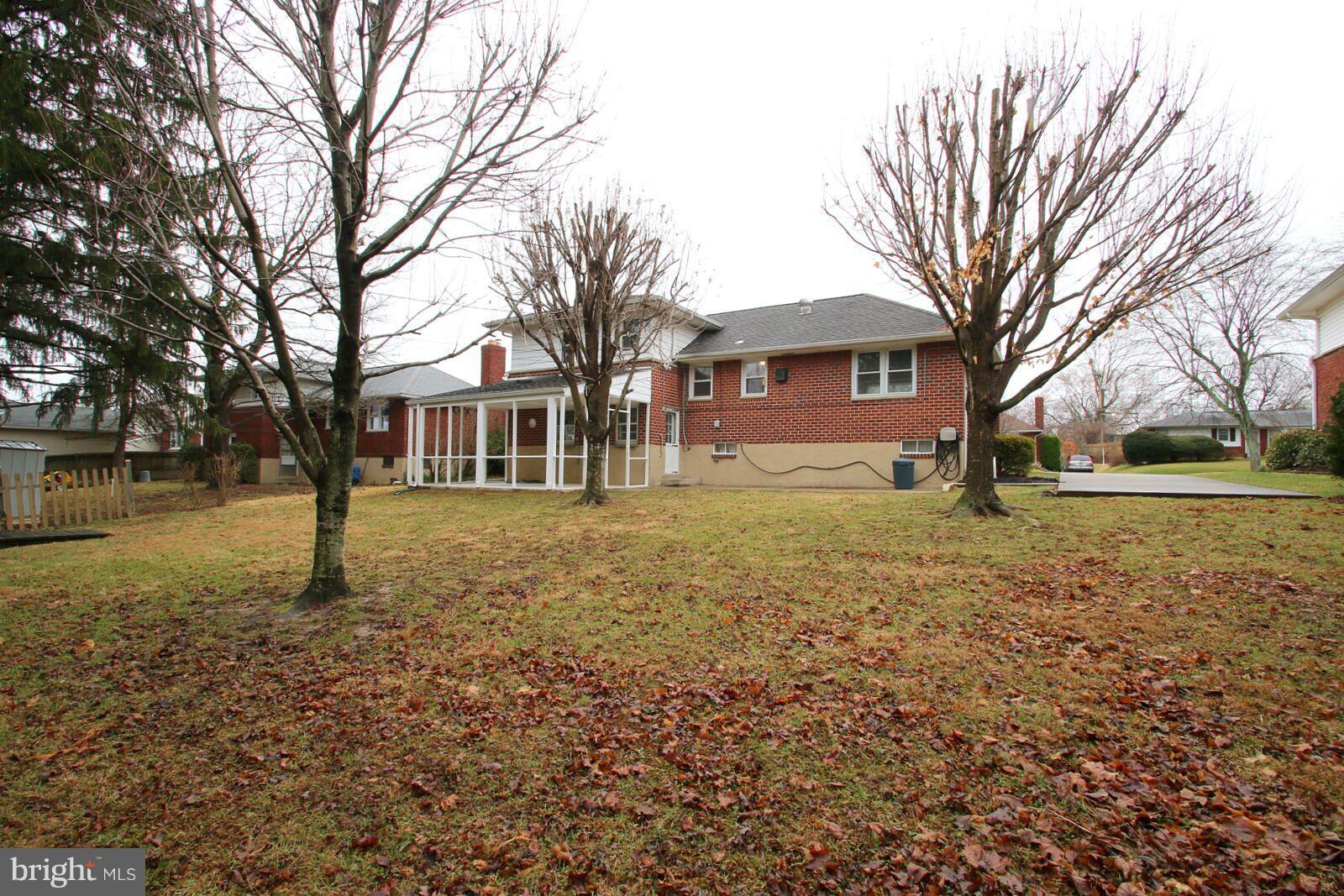 906 Starbit Road Baltimore, MD 21286 - Photo 4 of 30 Exterior (Rear)