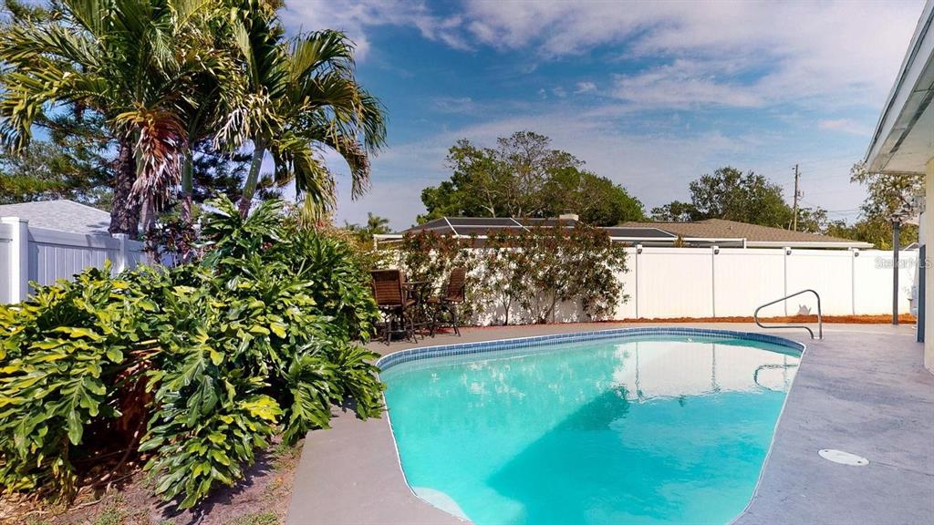 3075 East Rosery Road Largo, FL 33764 - Photo 11 of 36