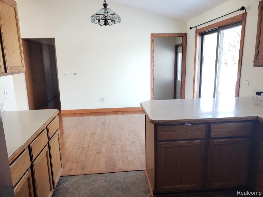 2083 East Hunters Creek Road Metamora, MI 48455 - Photo 10 of 29 Kitchen (4)