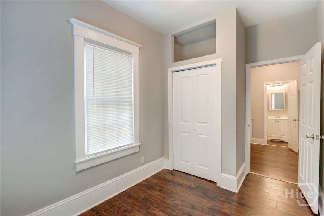 1505 Reynolds Street Savannah, GA 31401 - Photo 4 of 17