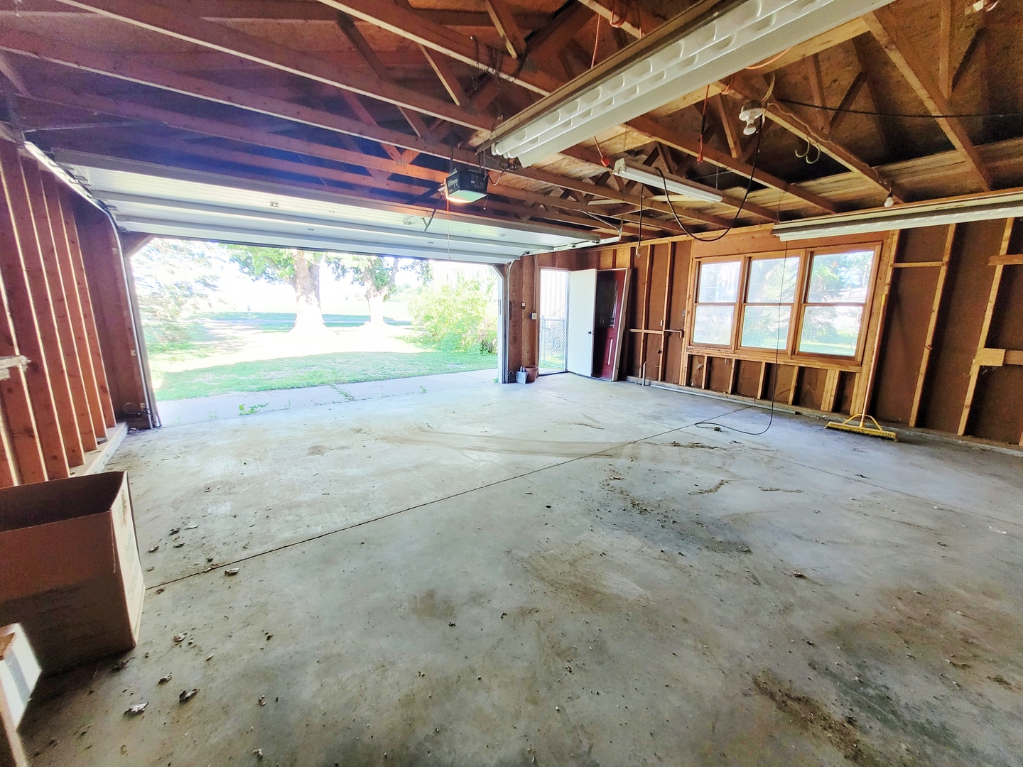 11393 Ward Road Morrison, IL 61270 - Photo 6 of 22 a view of an empty room with a birdcage