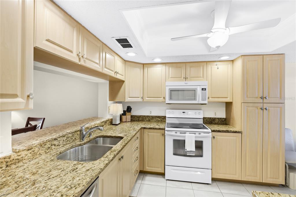 6501 Stone River Road, Unit 302 Bradenton, FL 34203 - Photo 11 of 38