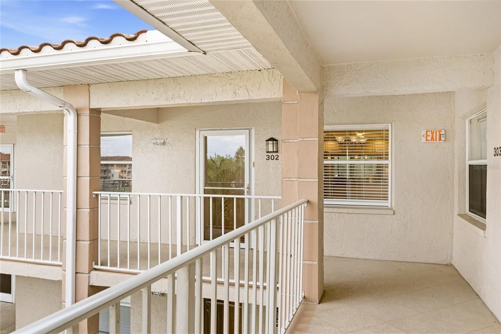 6501 Stone River Road, Unit 302 Bradenton, FL 34203 - Photo 4 of 38