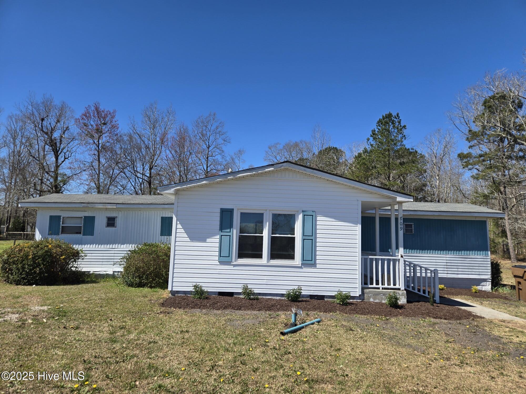709 Jim Blake Road Jacksonville, NC 28540 - Photo 2 of 25 Gallery Image 2
