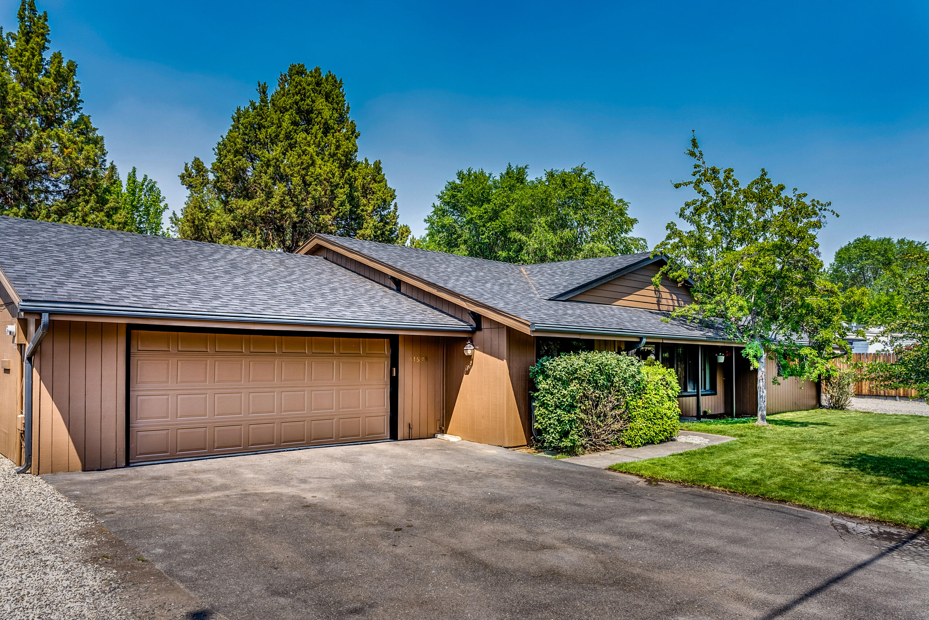 1598 Northeast Wells Acres Road Bend, OR 97701 - Photo 19 of 22 1598 NE Wells Acres Rd, Bend-14
