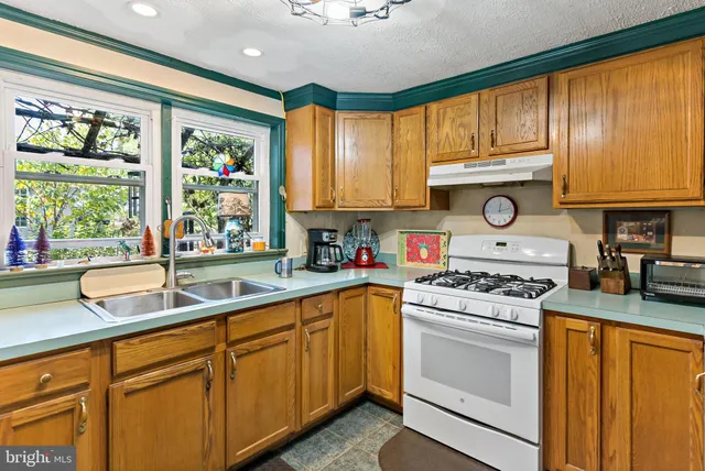 $275,000 | 9157 Williamsport Pike, Falling Waters, WV 25419