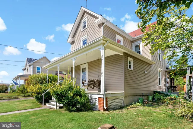 $275,000 | 9157 Williamsport Pike, Falling Waters, WV 25419