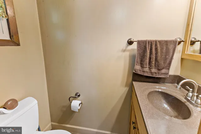 $275,000 | 9157 Williamsport Pike, Falling Waters, WV 25419