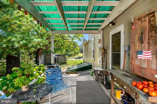 $275,000 | 9157 Williamsport Pike, Falling Waters, WV 25419