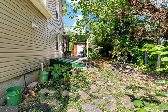 $275,000 | 9157 Williamsport Pike, Falling Waters, WV 25419