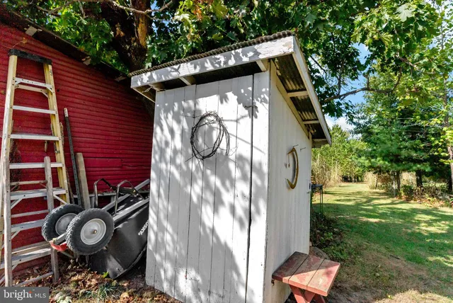 $275,000 | 9157 Williamsport Pike, Falling Waters, WV 25419