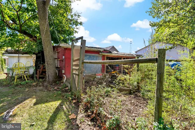 $275,000 | 9157 Williamsport Pike, Falling Waters, WV 25419