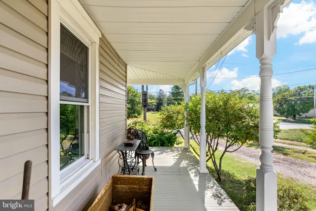 $275,000 | 9157 Williamsport Pike, Falling Waters, WV 25419