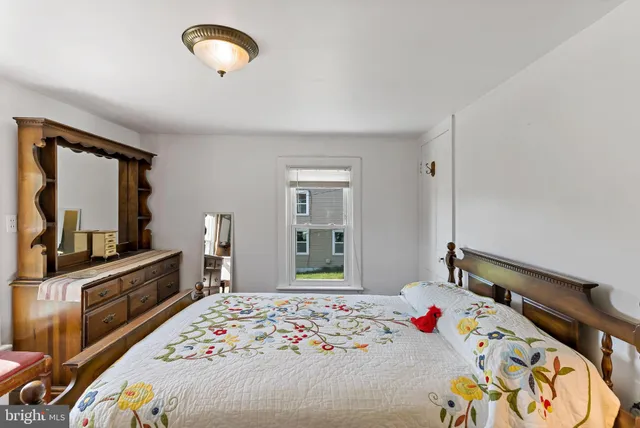 $275,000 | 9157 Williamsport Pike, Falling Waters, WV 25419