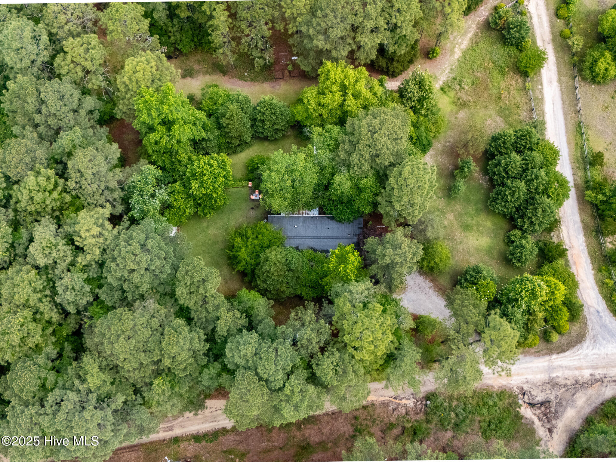 366 Ampersand Road Aberdeen, NC 28315 - Photo 26 of 28 366 Ampersand 27