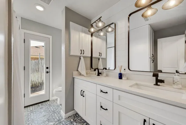 $574,900 | 2923 Southridge Drive, Grapevine, TX 76051