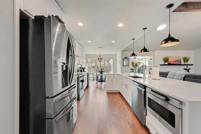 $574,900 | 2923 Southridge Drive, Grapevine, TX 76051