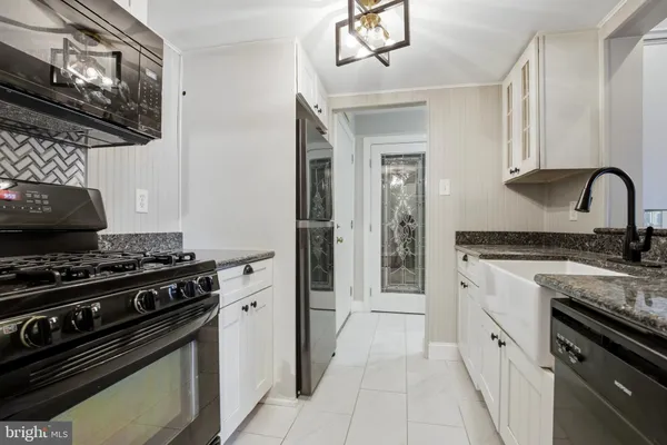 $240,000 | 427 Drummers Lane, Unit 427, Wayne, PA 19087