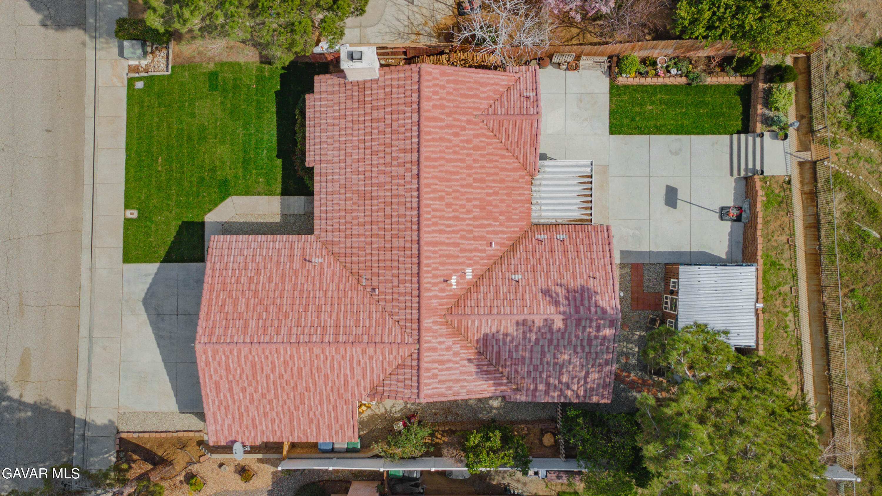 3046 Hampton Road Palmdale, CA 93551 - Photo 27 of 27 an aerial view of a house with a garden
