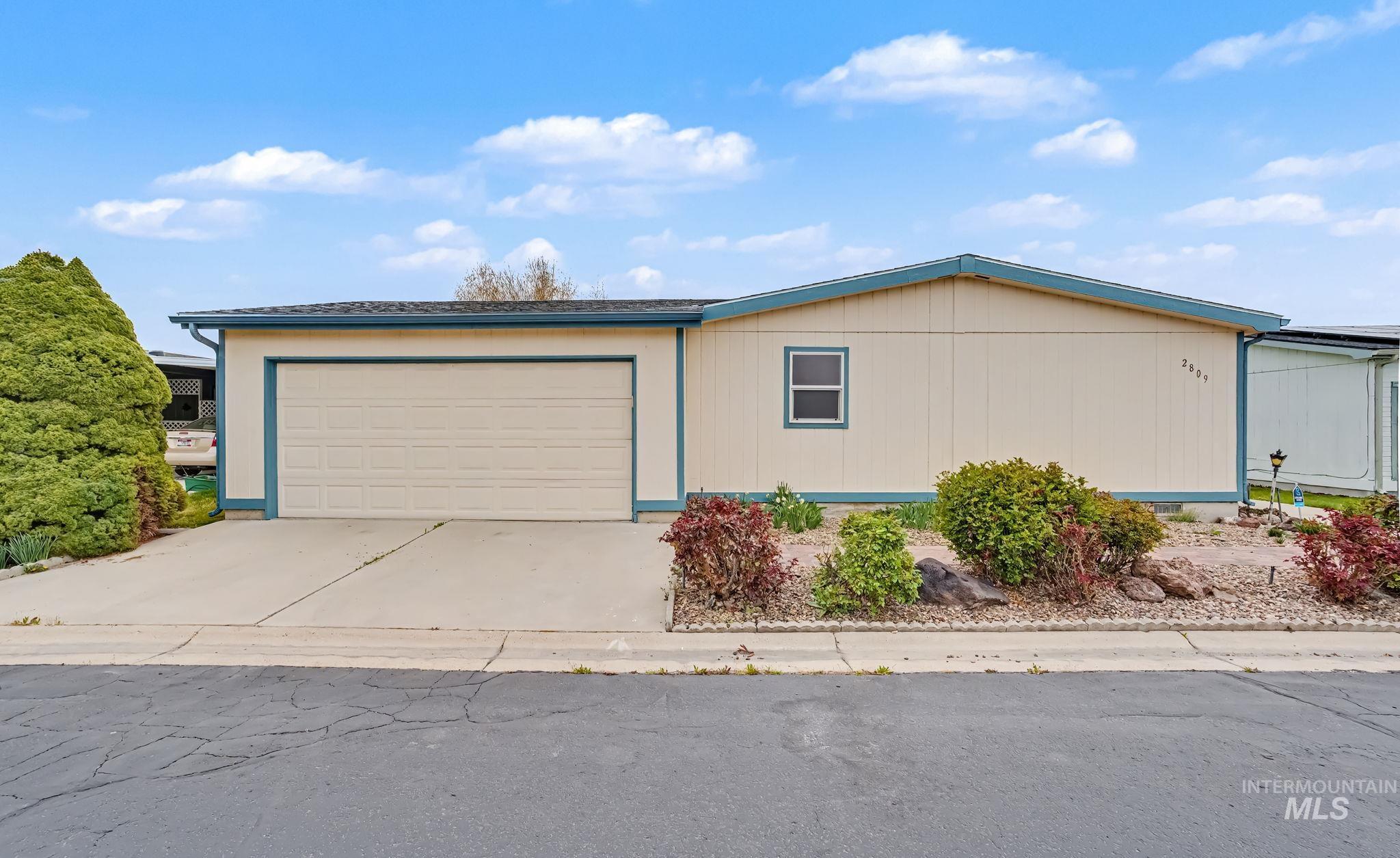 2809 Golden Rod Lane Caldwell, ID 83605 - Photo 2 of 27
