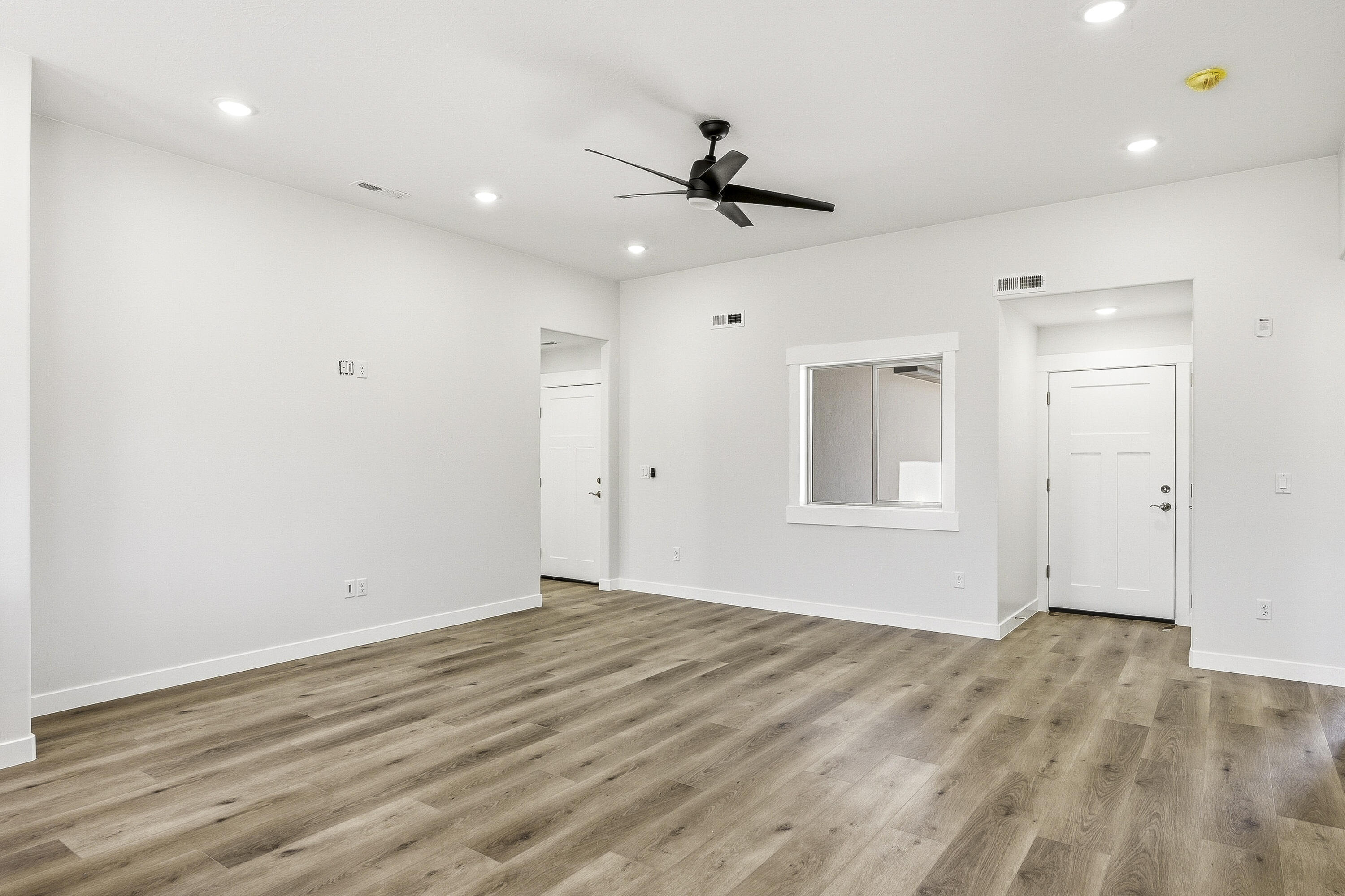 3887 North Hawks Landing Loop Cedar City, UT 84721 - Photo 8 of 46 3887 N Hawk Landing-17
