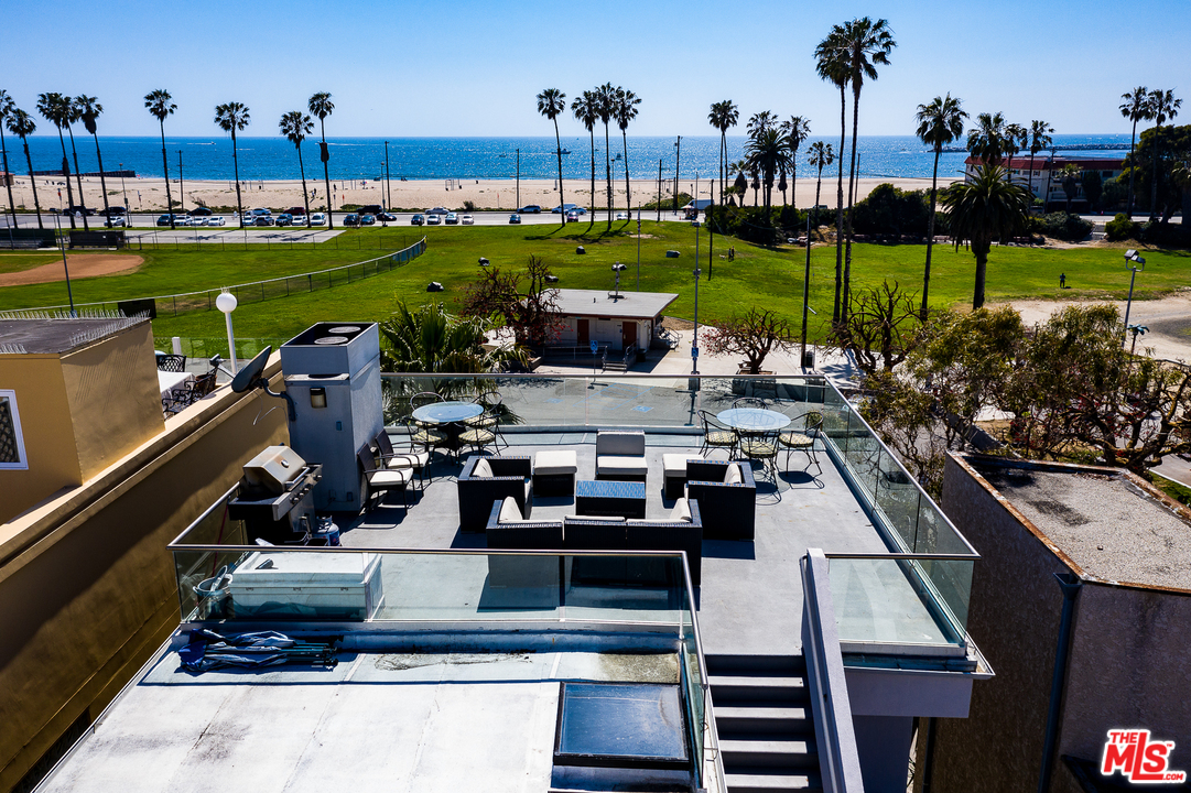 6726 Esplanade Playa del Rey, CA 90293 - Photo 2 of 39