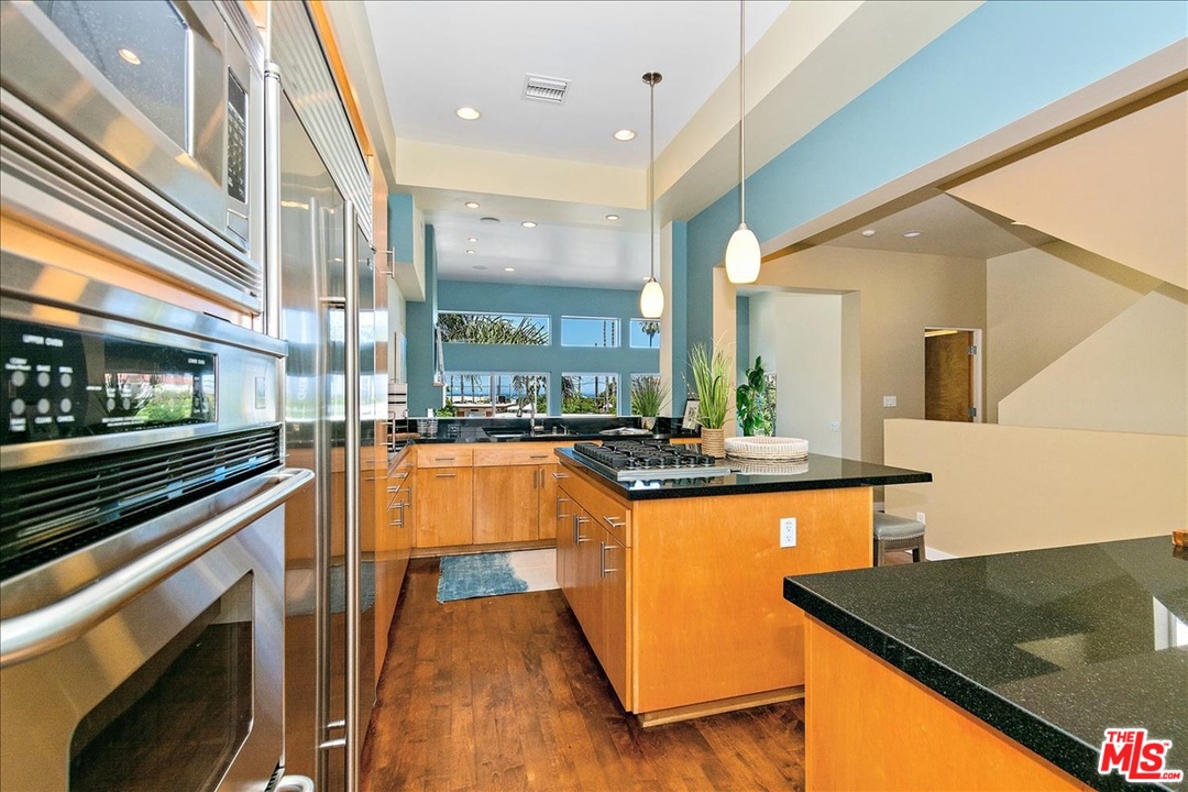 6726 Esplanade Playa del Rey, CA 90293 - Photo 12 of 39
