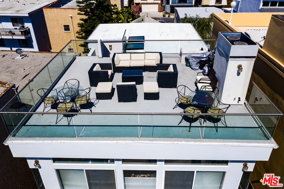 6726 Esplanade Playa del Rey, CA 90293 - Photo 3 of 39