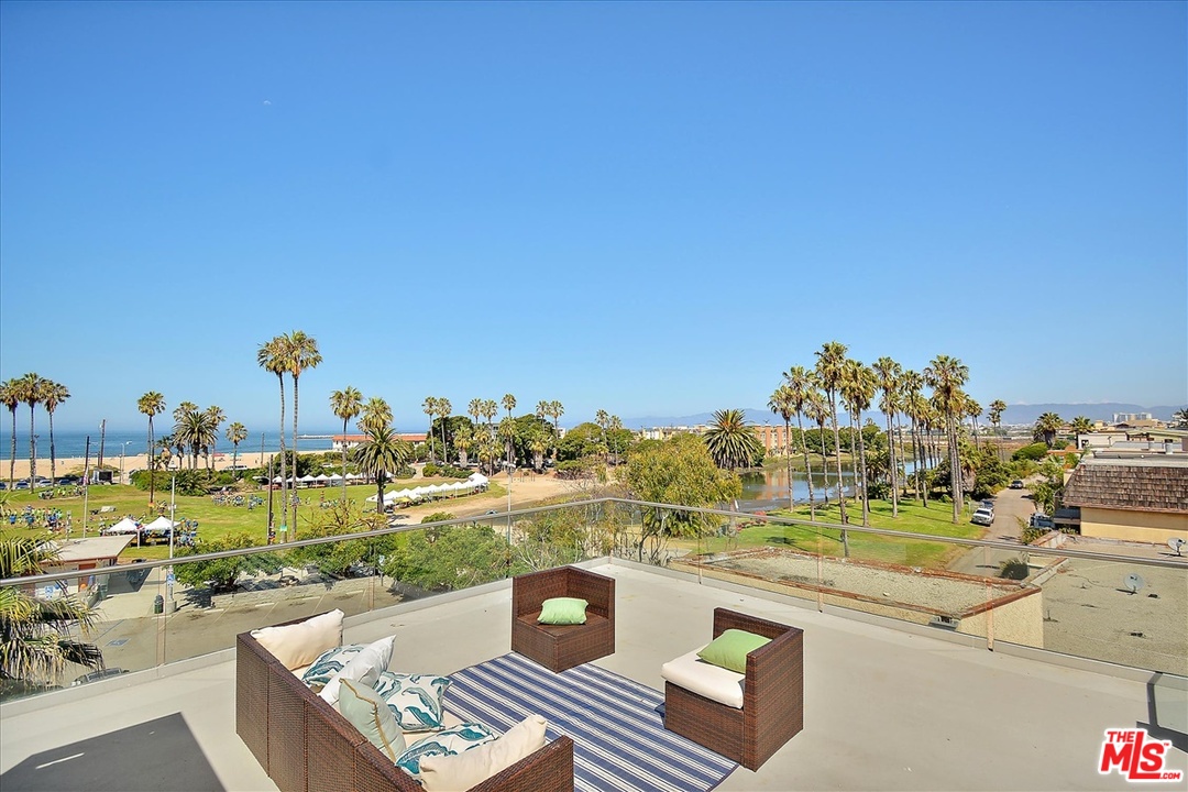 6726 Esplanade Playa del Rey, CA 90293 - Photo 31 of 39