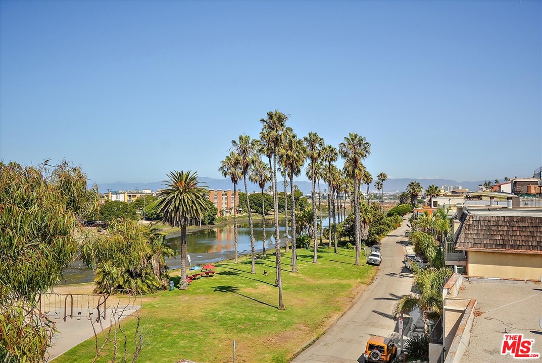 6726 Esplanade Playa del Rey, CA 90293 - Photo 32 of 39