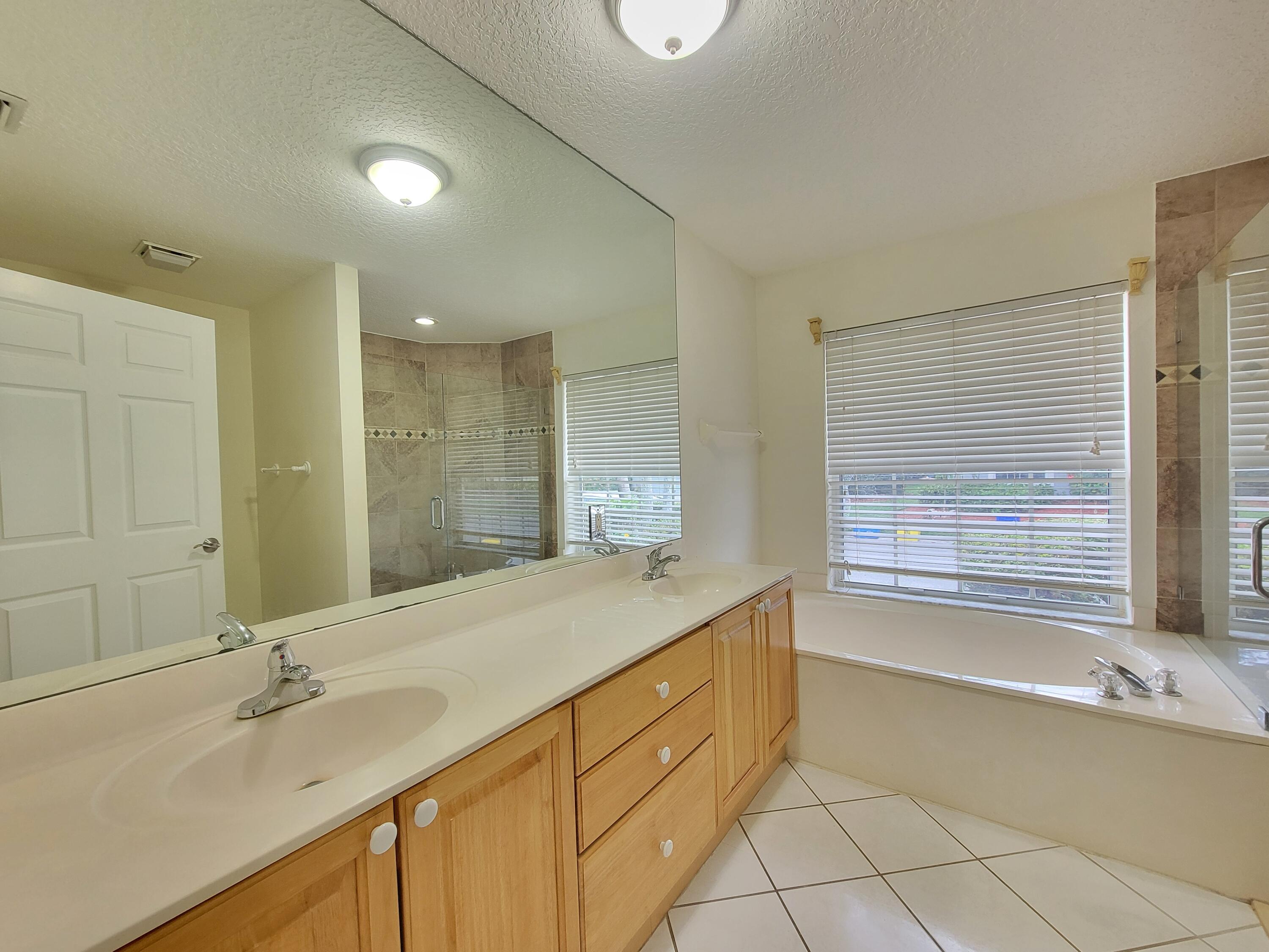 3041 Casa Rio Court Riviera Beach, FL 33418 - Photo 13 of 37 20240516_110941