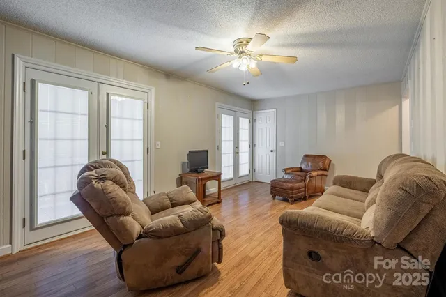 $399,900 | 2196 Uphill Lane, Lenoir, NC 28645