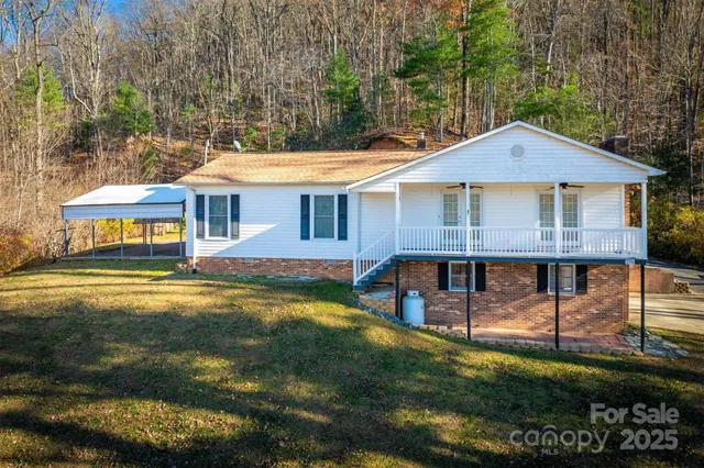 $399,900 | 2196 Uphill Lane, Lenoir, NC 28645
