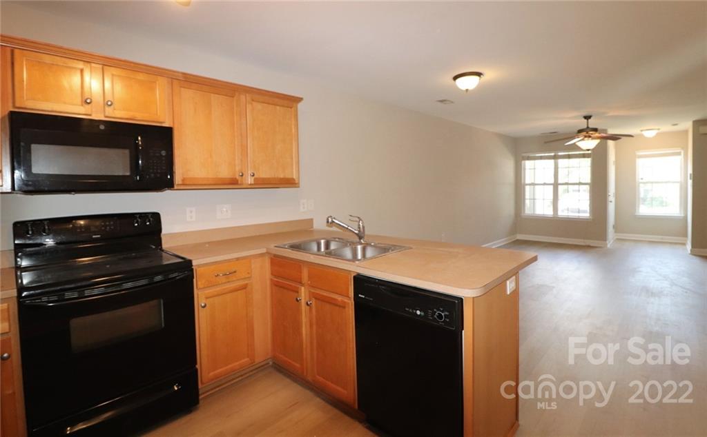 745 Waterfall Way Clover, SC 29710 - Photo 4 of 14 Gallery Image 4