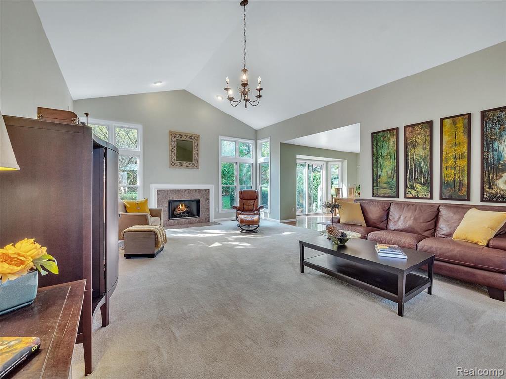 948 Rambling Drive Rochester Hills, MI 48307 - Photo 5 of 40
