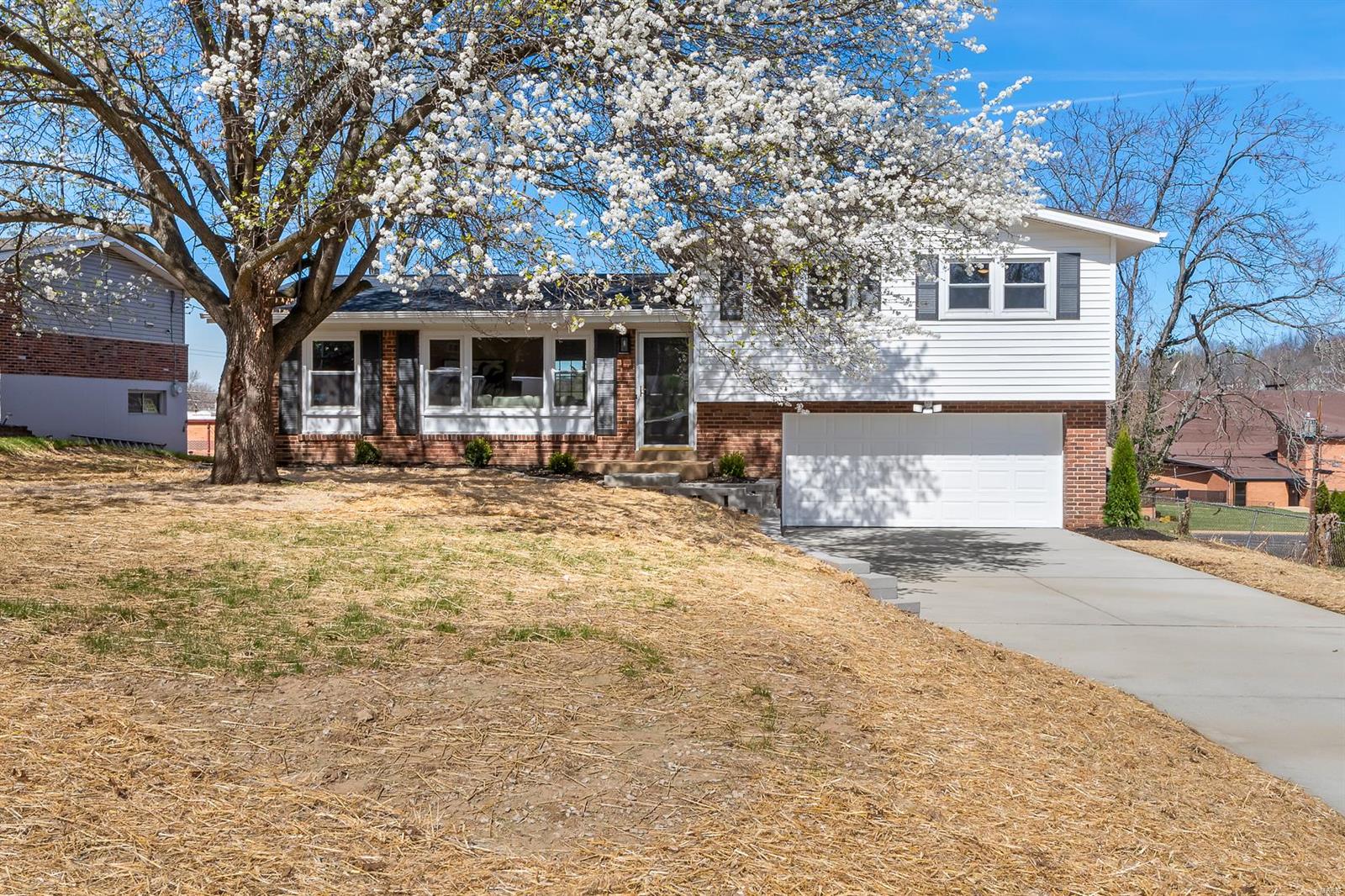 1307 Wyncrest Drive Ballwin, MO 63011 - Photo 2 of 2