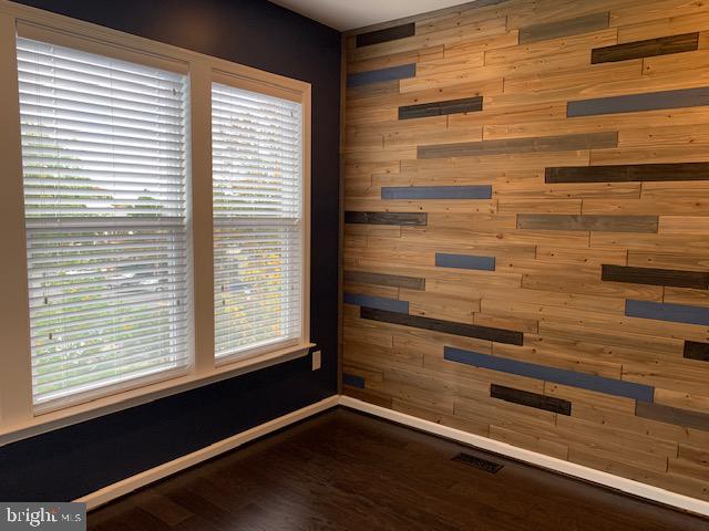 44938 Bishop Terrace Ashburn, VA 20147 - Photo 5 of 17