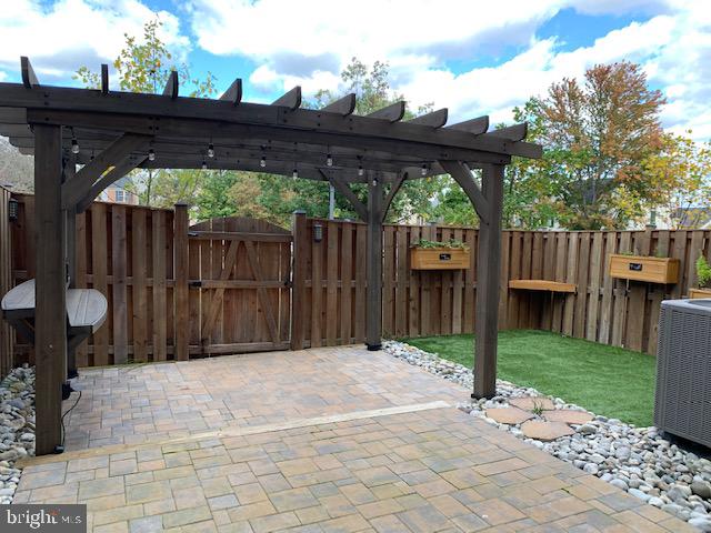 44938 Bishop Terrace Ashburn, VA 20147 - Photo 8 of 17