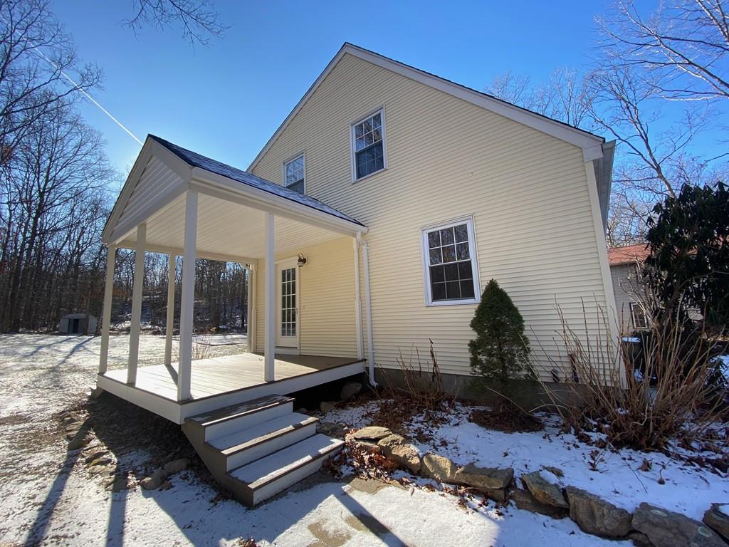 72 Old Douglas Road Webster, MA 01570 - Photo 7 of 25 Gallery Image 7